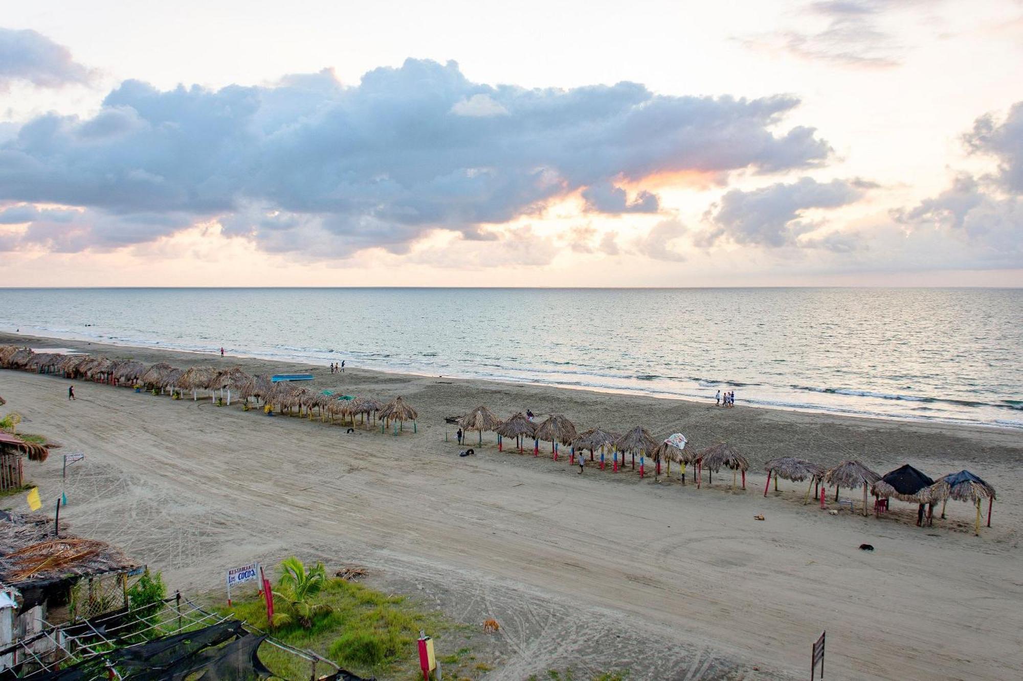 Amazing Beach House 13Br W/Pool & Staff Cartagena Екстериор снимка